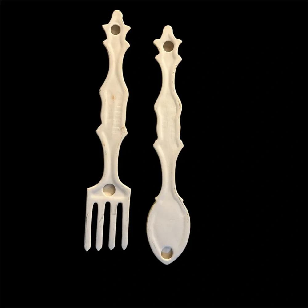 Elegant Cream Porcelain Clay Fork & Spoon With Wizard Face Decor - Picture 3 of 3